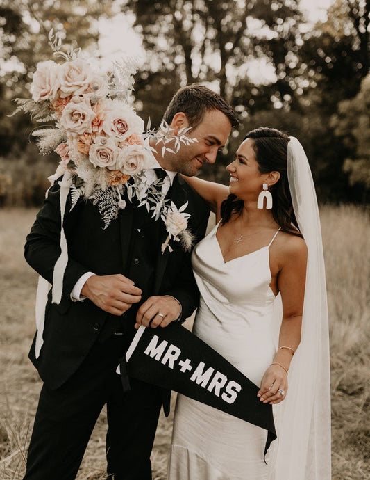 Mr + Mrs Wedding Pennant